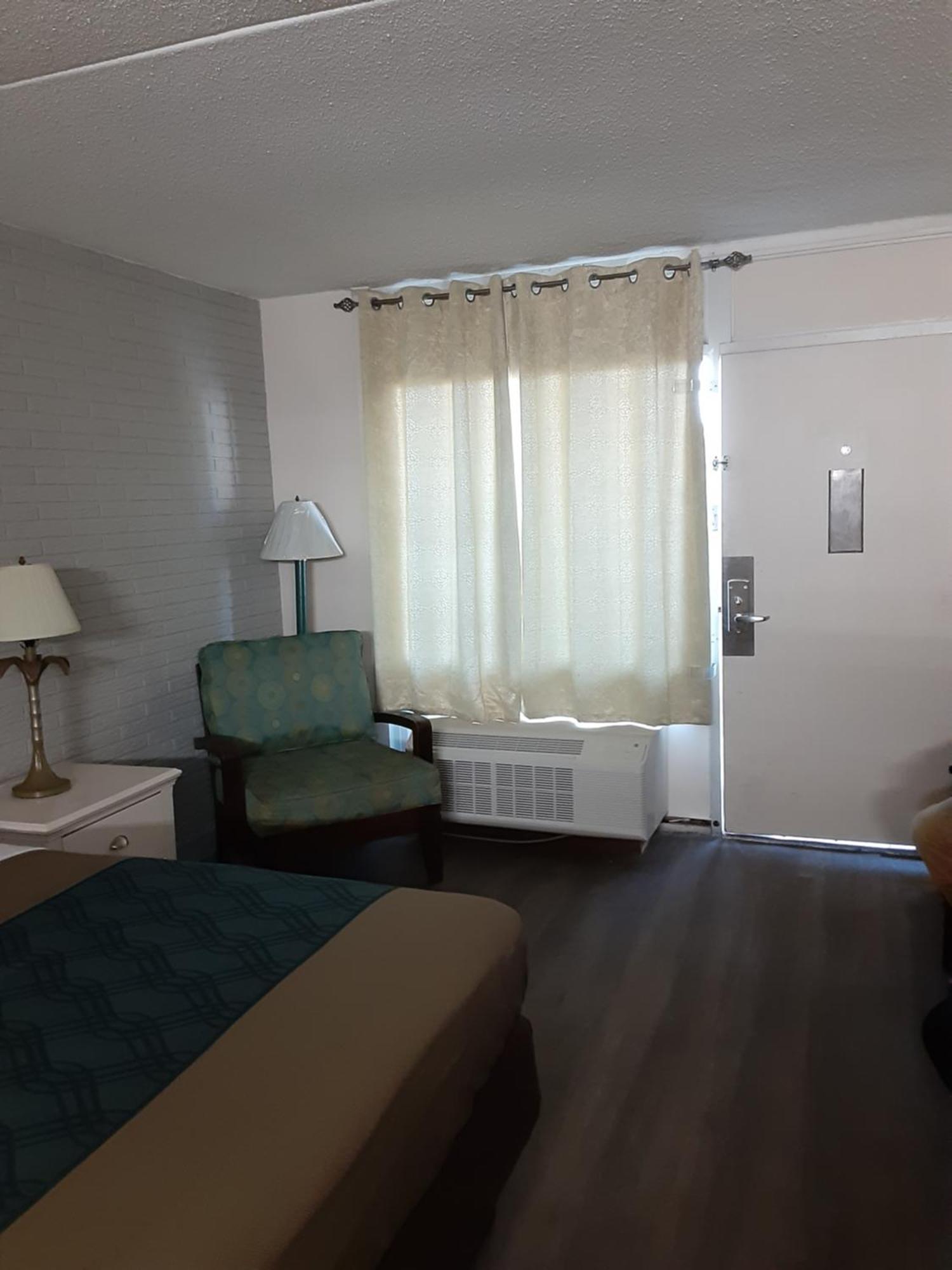 Rodeway Inn & Suites Wilmington North Room photo